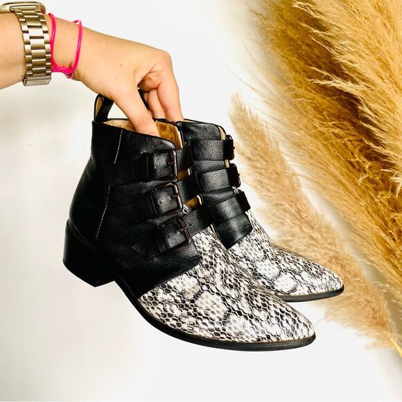 RAYE REVOLVE Black White Two Tone Snakeskin Toe Buckle Ankle Boots Booties 38 - Picture 15 of 15
